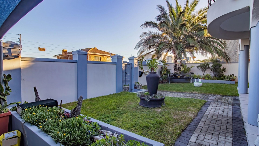 3 Bedroom Property for Sale in De Kelders Western Cape